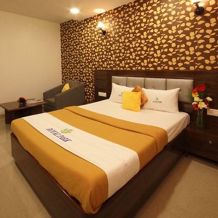 Hotel Royal Park Residency Тхане Экстерьер фото