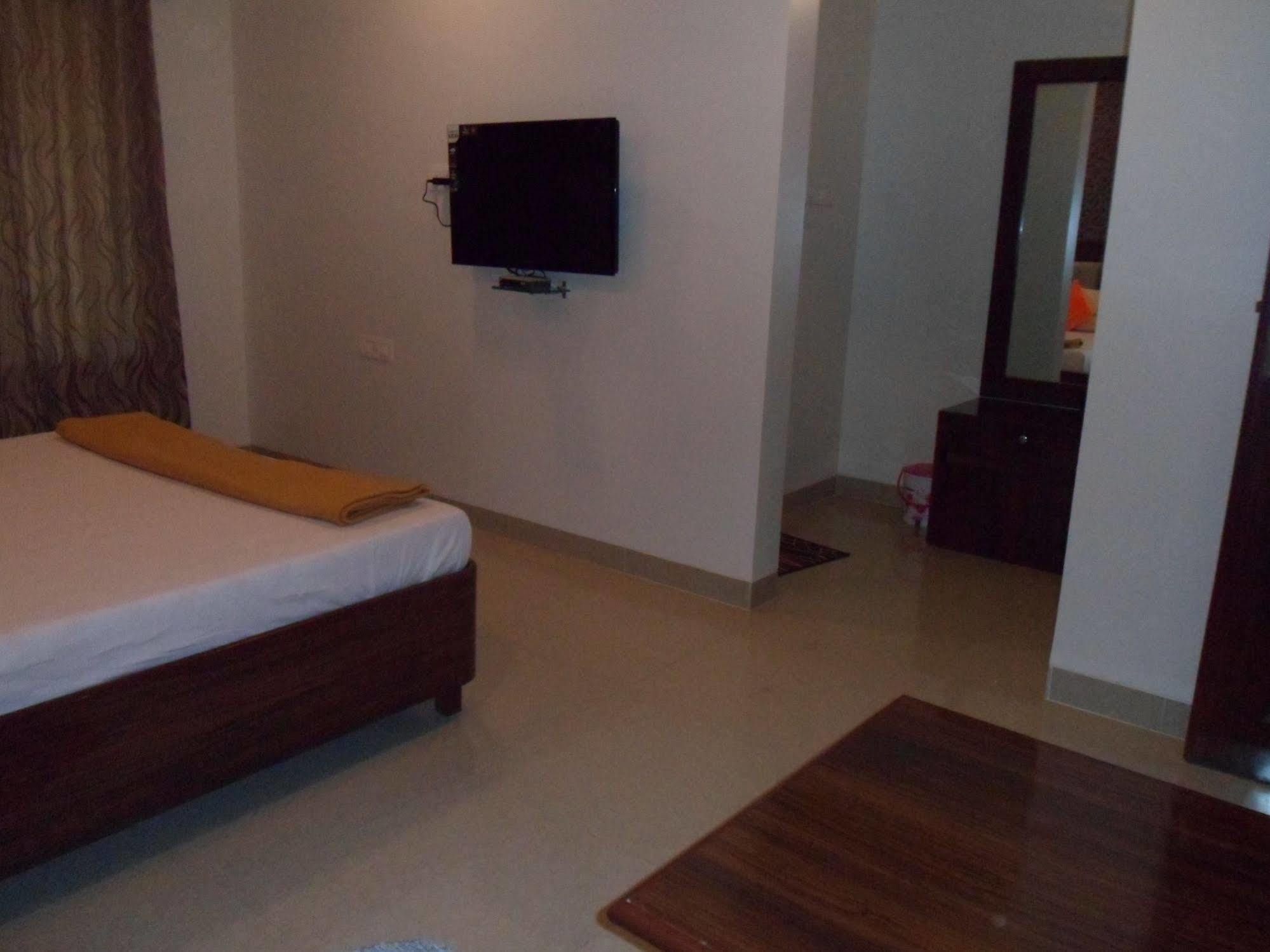 Hotel Royal Park Residency Тхане Экстерьер фото